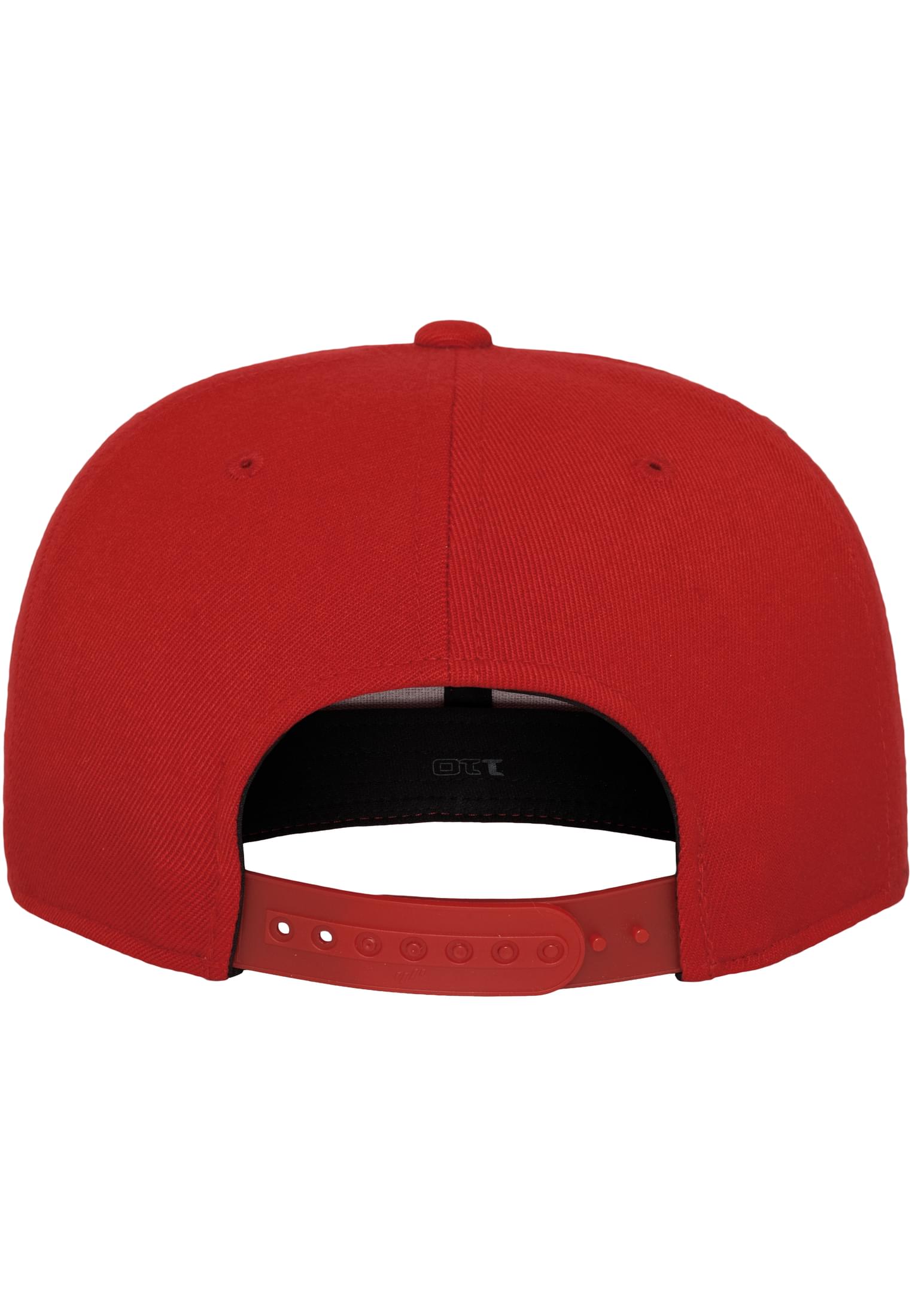 110 Fitted Snapback red | red