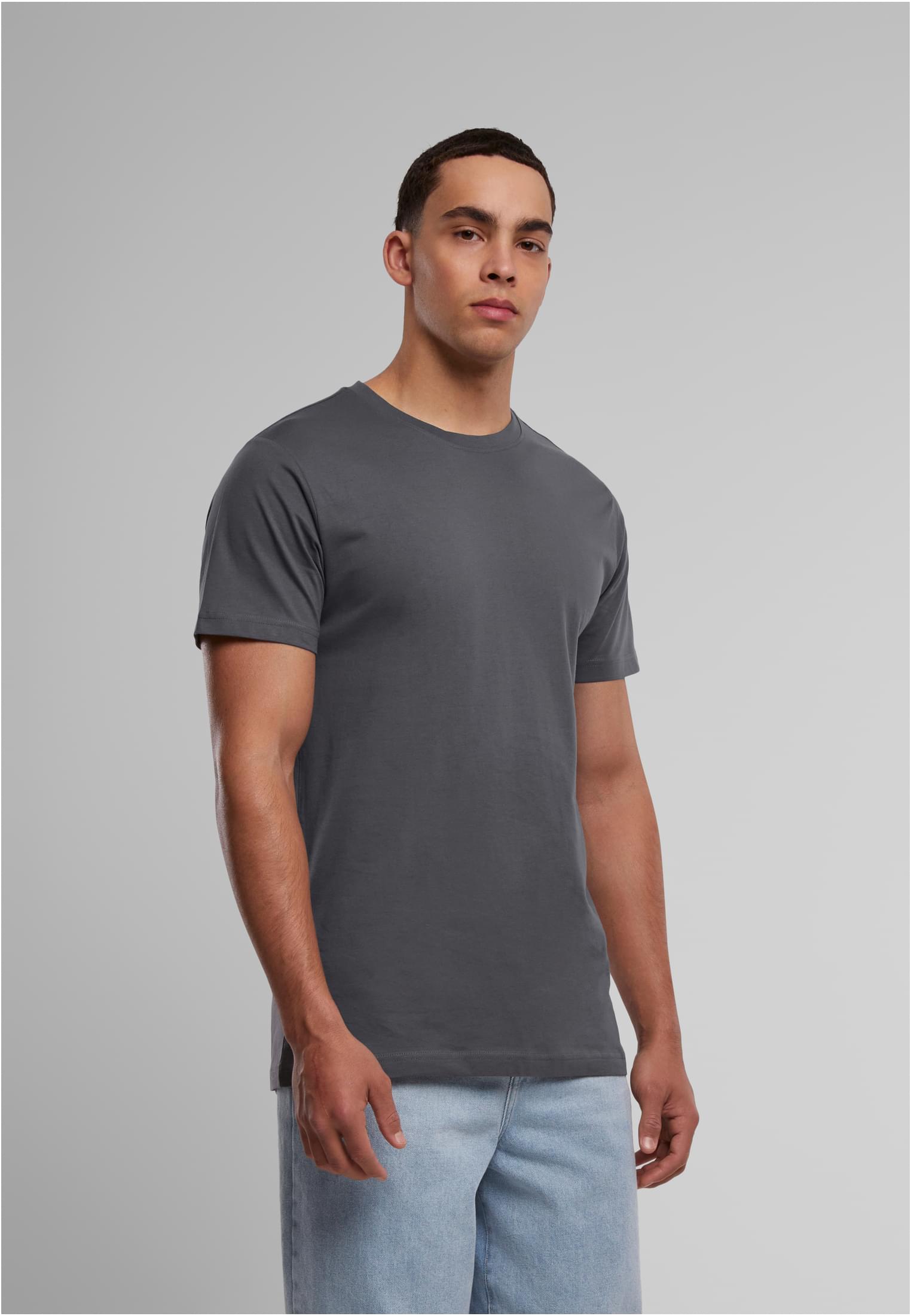 T-Shirt Round Neck magnet | magnet