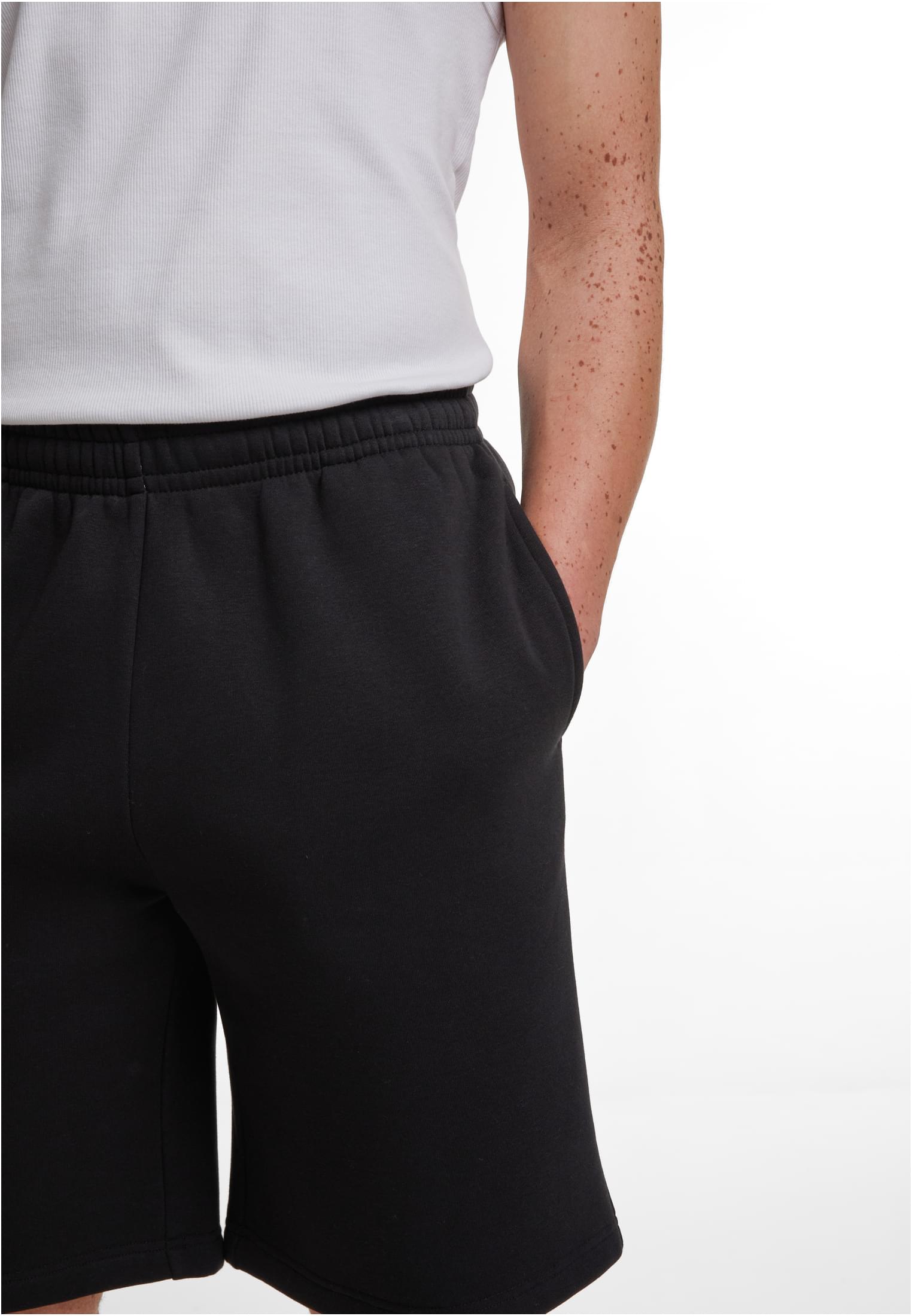Fluffy Sweatshorts black | black
