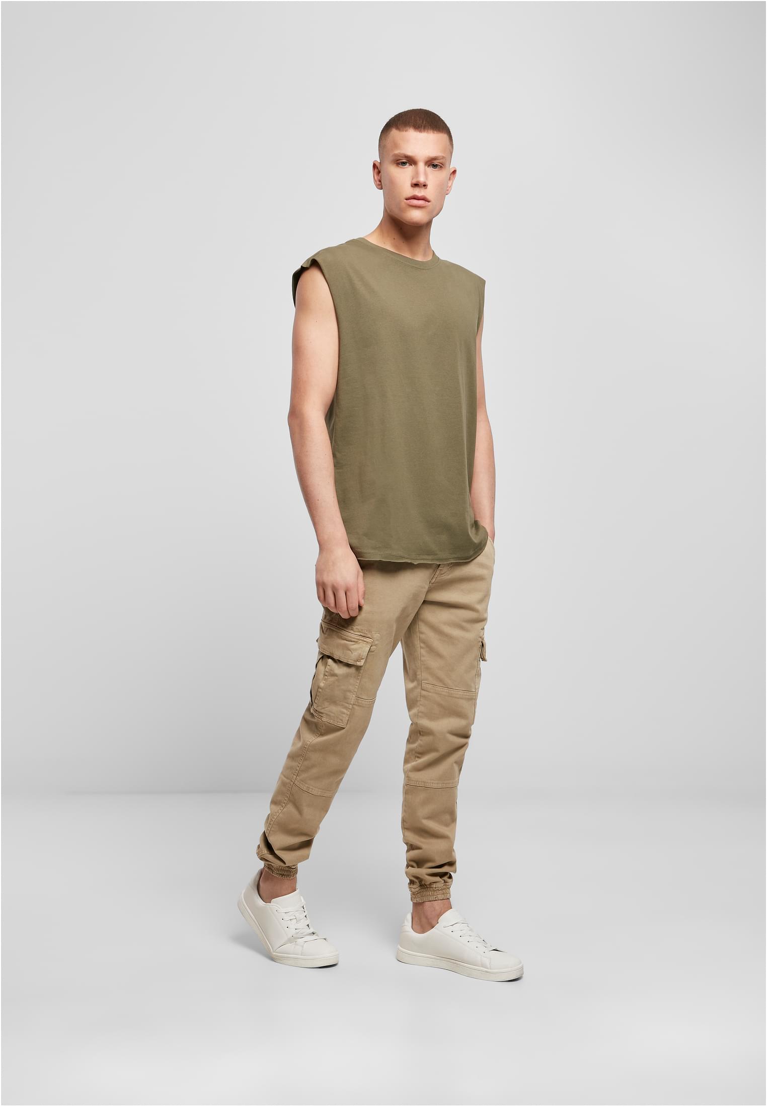 Sleeveless Tee olive | olive