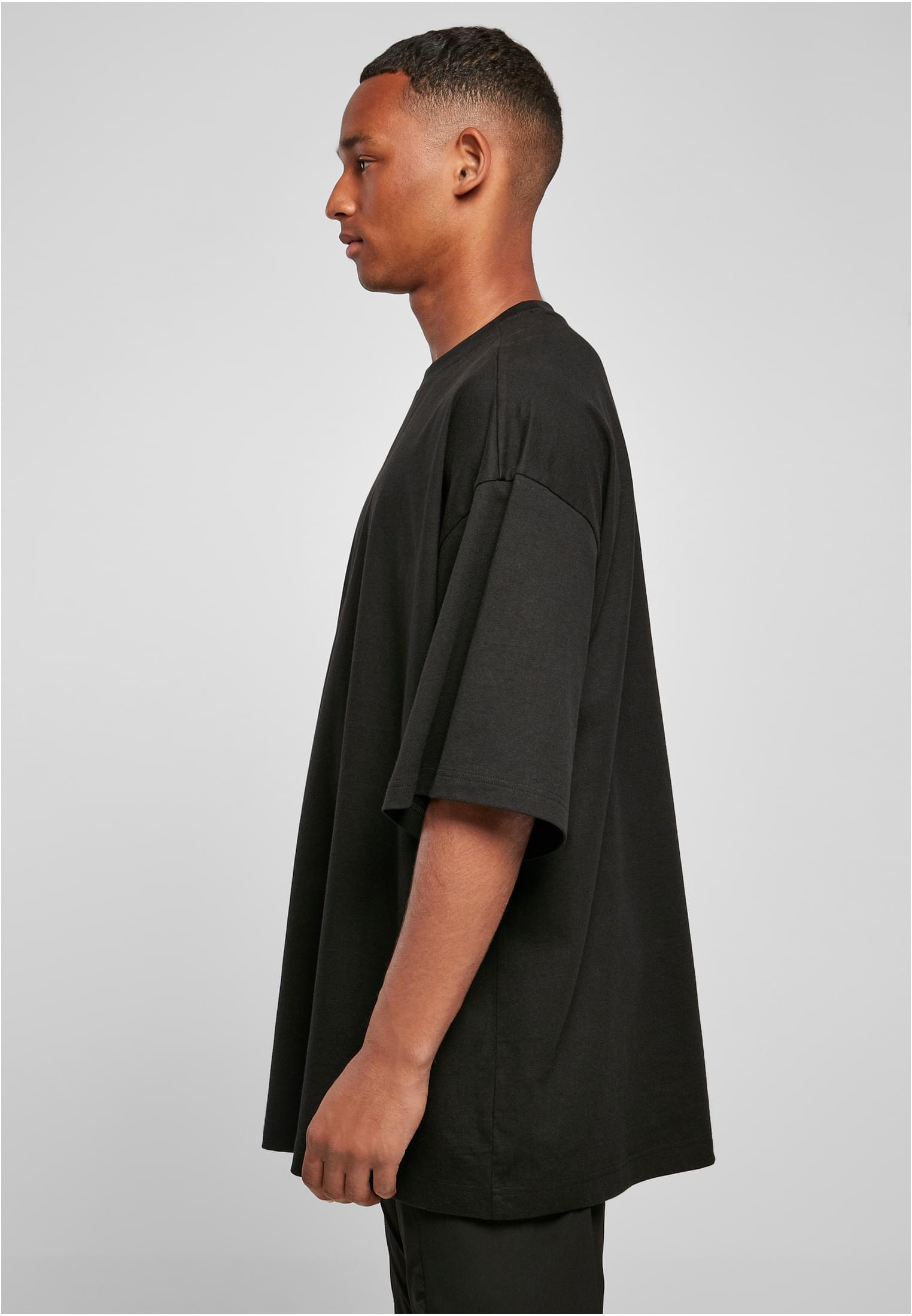 Huge Tee black | black